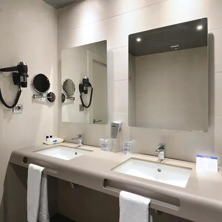 里维埃拉梅德普拉亚酒店 - 仅限成人 酒店 贝纳尔马德纳